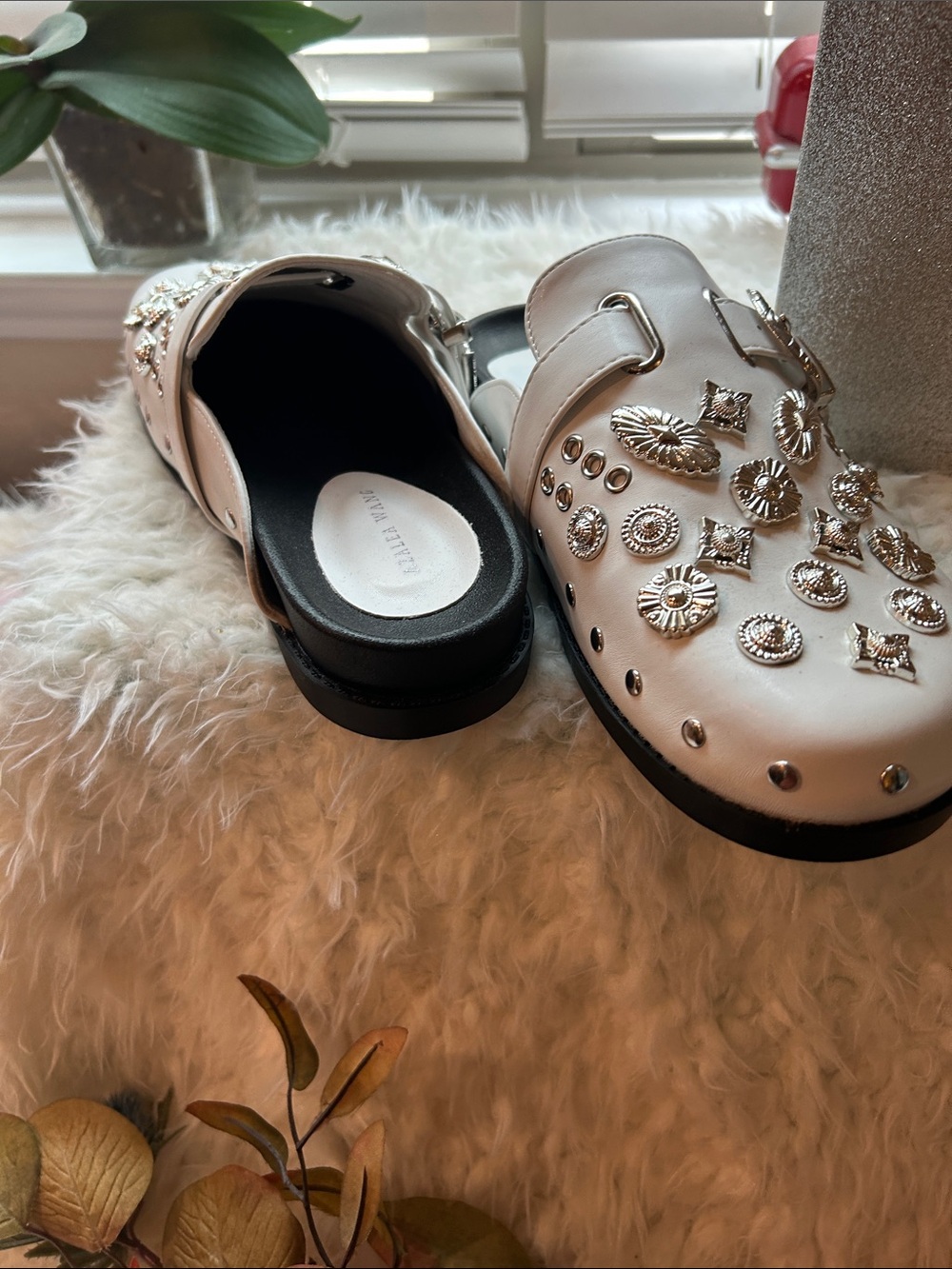 Studded Slides - Picture 3 of 4